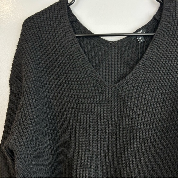 NWT Express Black Ribbed V-Neck Cozy Pullover Sweater Size Small - Picture 3 of 10